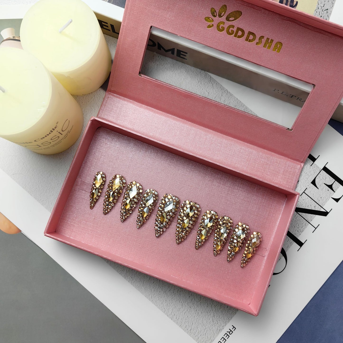 GGddsha Full Diamond Medium Almond Press On Nails Reutilizáveis PMMA Acrílico Unhas Artesanais Deluxo 3D Cristal Unhas Postiças com Caixa de Presente Para Mulheres, Coroa de Joias