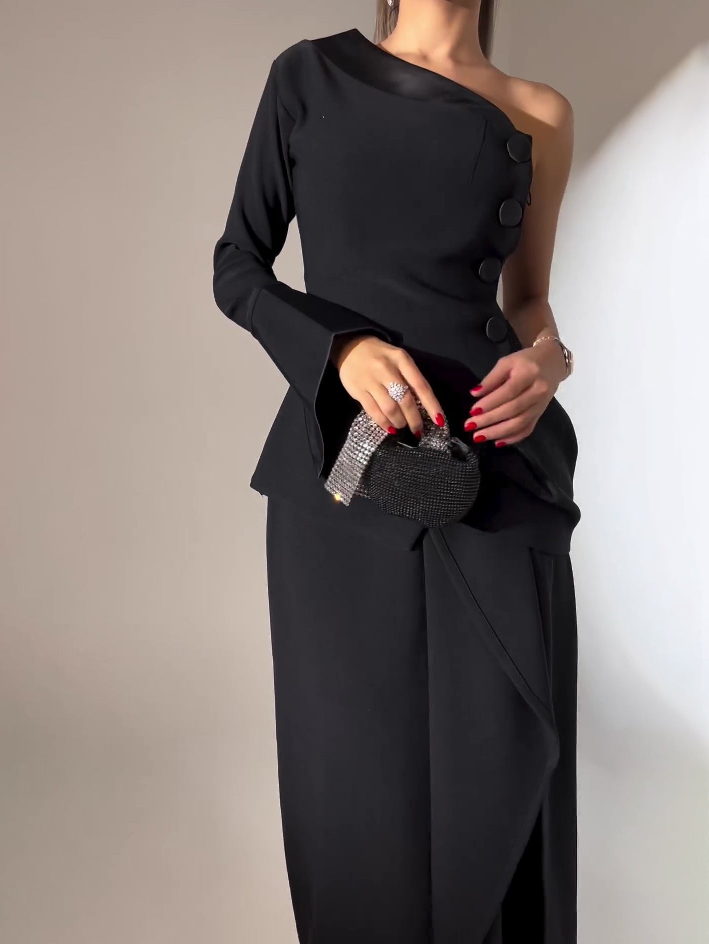 Conjunto de Top de Peça Única Abotoado e Saia Irregular