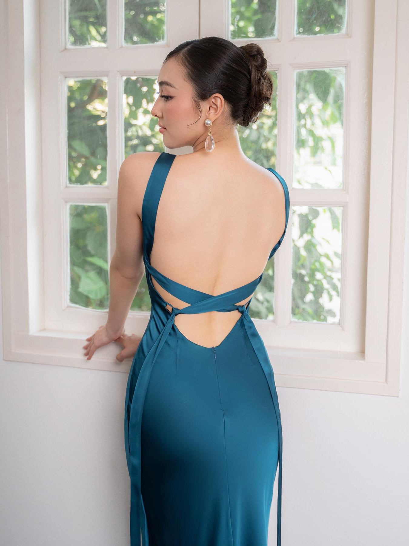 Vestido de Noiva Azul-Lago com Alças e Costas Abertas