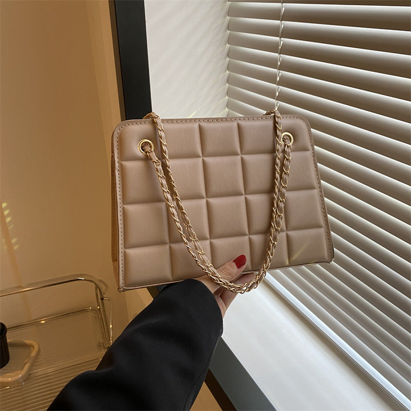 Bolsa de Ombro Feminina Pequena Xadrez com Padrão de Losangos Bordado
