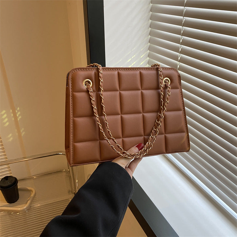 Bolsa de Ombro Feminina Pequena Xadrez com Padrão de Losangos Bordado