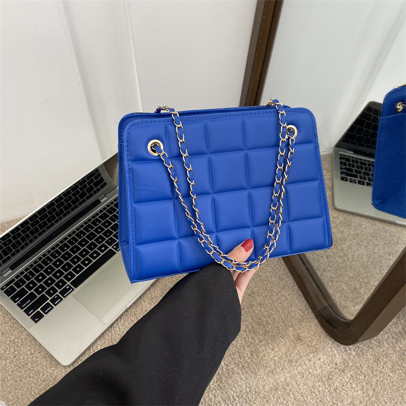 Bolsa de Ombro Feminina Pequena Xadrez com Padrão de Losangos Bordado