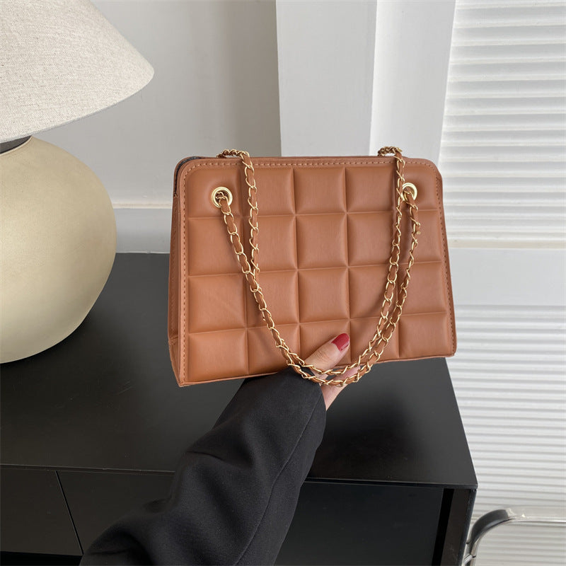 Bolsa de Ombro Feminina Pequena Xadrez com Padrão de Losangos Bordado
