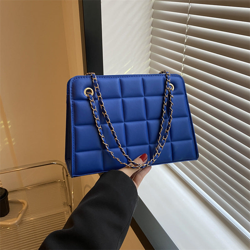 Bolsa de Ombro Feminina Pequena Xadrez com Padrão de Losangos Bordado