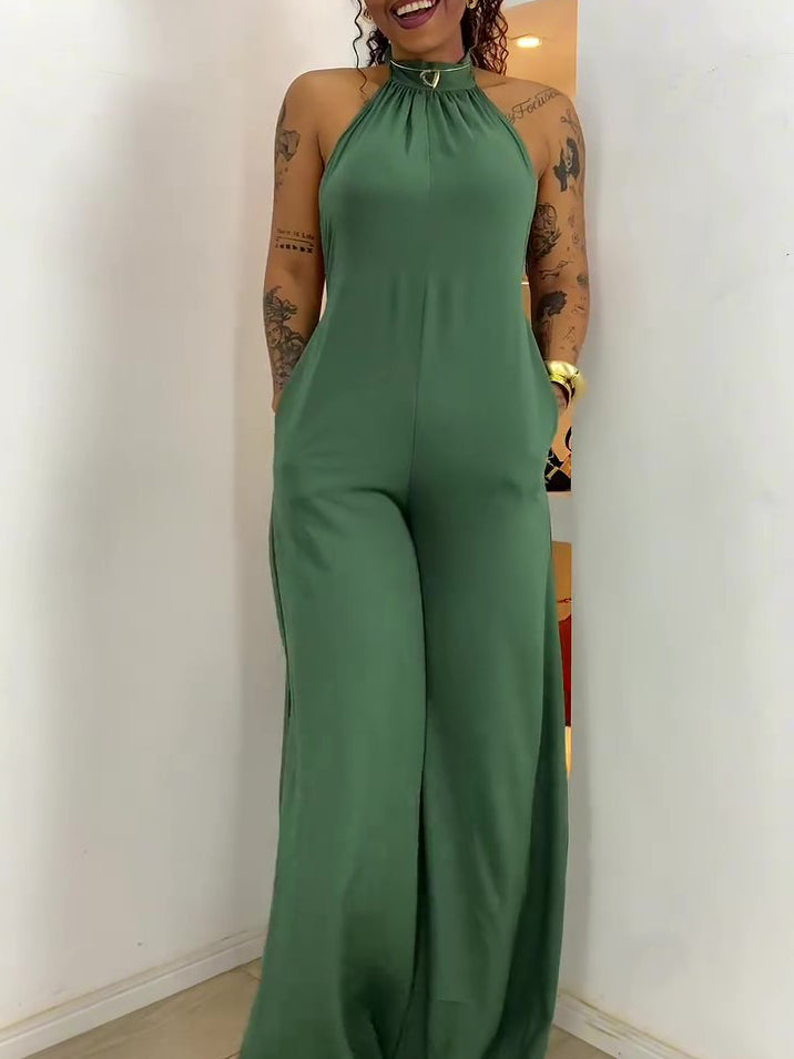 Macacão Verde com Gola Halter e Costas Abertas