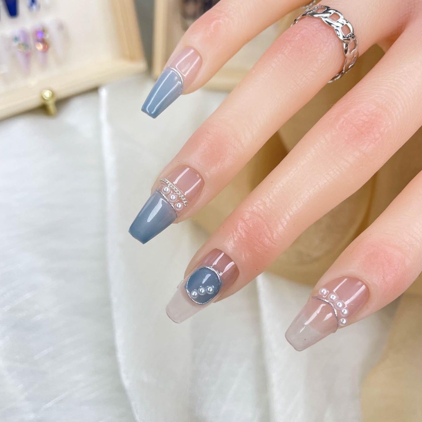 GGDDSHA Unhas Postiças Curtas, Não Desbotam, Sem Costura, Gel Macio, Unhas Postiças, Amuletos para Mulheres, Manicure de Unhas Artísticas Feitas à Mão, Gradiente, Essência Azul