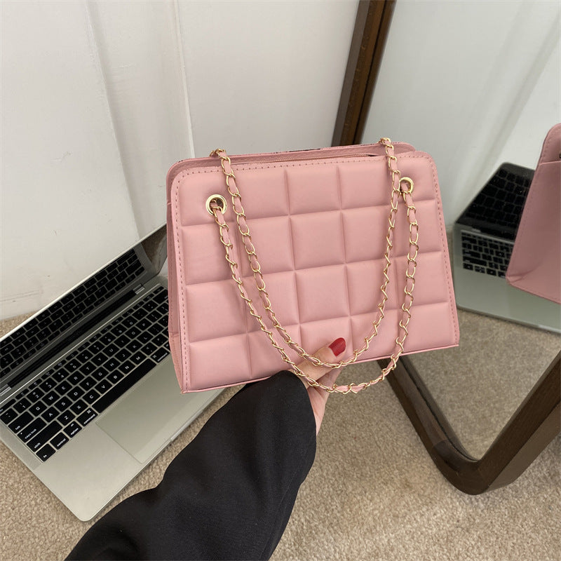 Bolsa de Ombro Feminina Pequena Xadrez com Padrão de Losangos Bordado