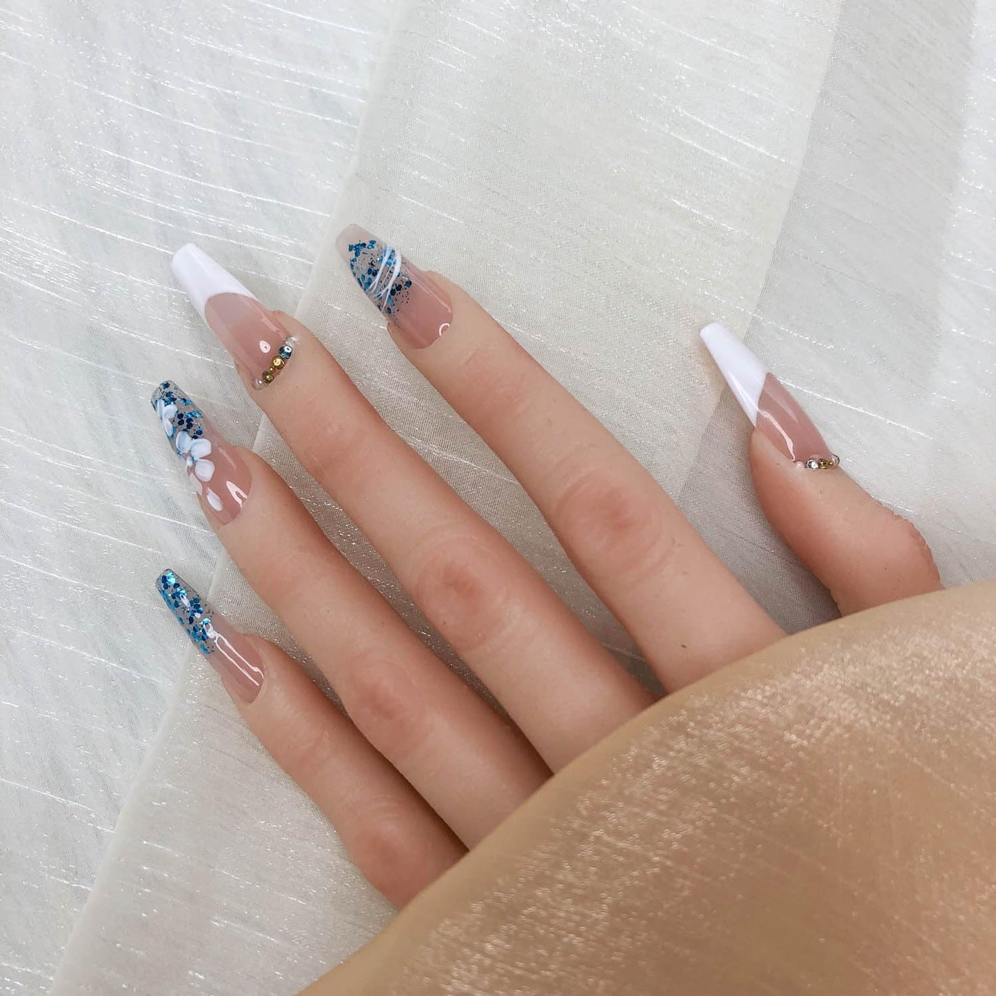 Unhas GGddsha Feitas à Mão Unhas Acrílicas Pmma Postiças Reutilizáveis Curtas Kit com Caixa Presentes Para Mulheres, Sussurro Dourado