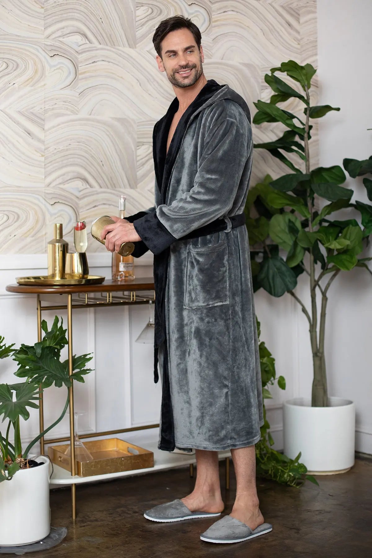 Roupão Masculino com Capuz – Conforto de Pelúcia Ultramacia para o Dia a Dia